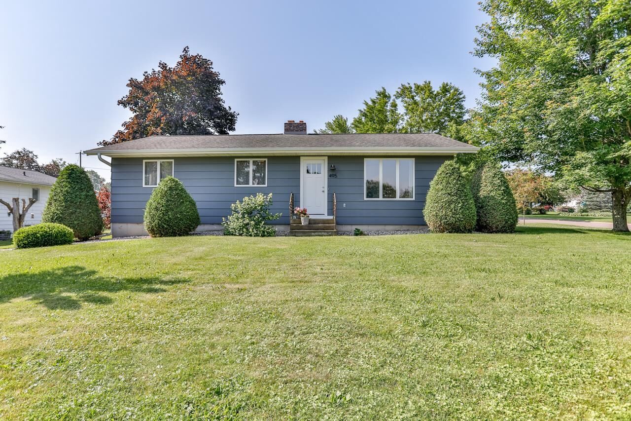 Property Photo:  495 Kreutzer Street  WI 54411 