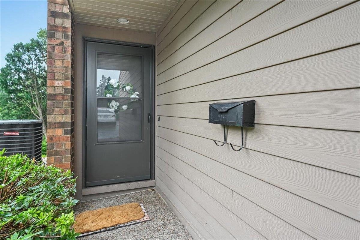 Property Photo: 790 Stone Ridge Place IA 52001
