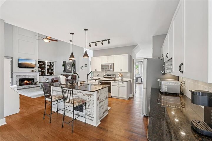 Property Photo: 504 W Green Court GA 30189