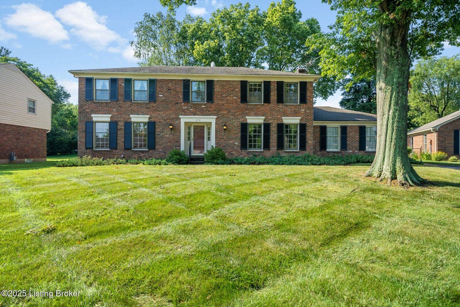 Property Photo:  512 Lymington Ct  KY 40243 