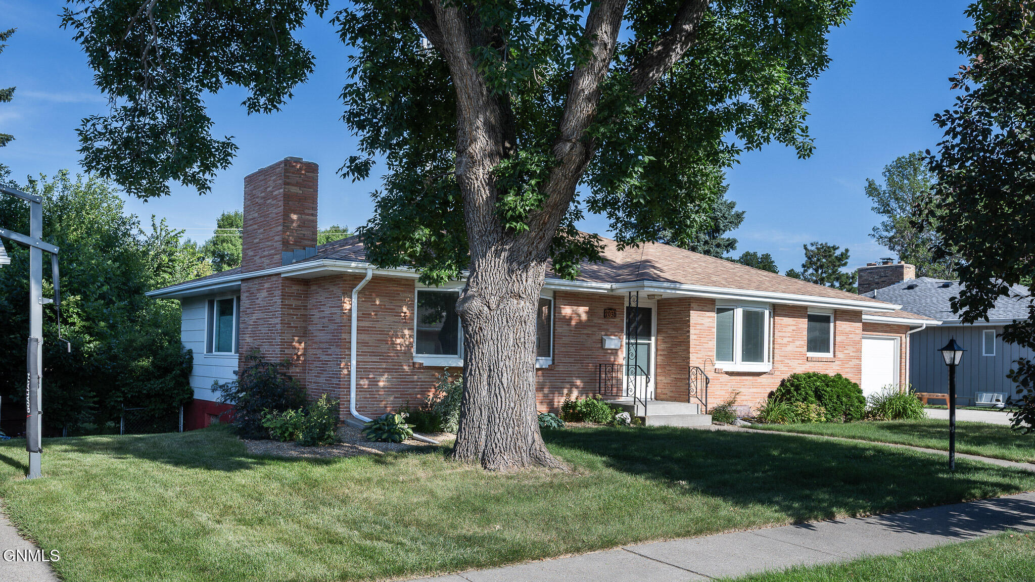 Property Photo: 2036 Catherine Drive ND 58501