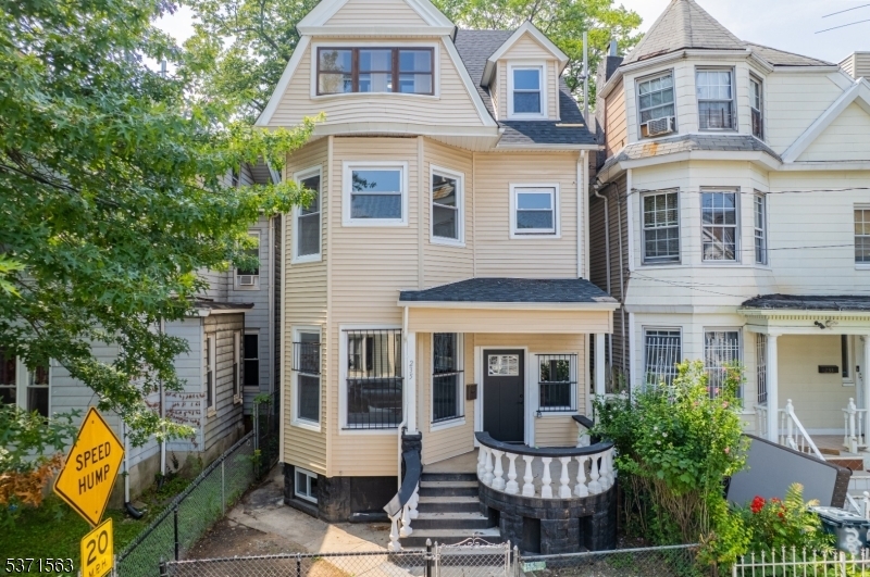 Property Photo: 235 S 7th St NJ 07103