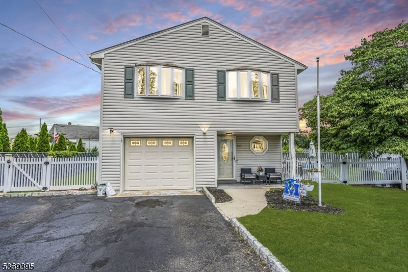 557 Howard Ave  Middlesex Boro NJ 08846 photo