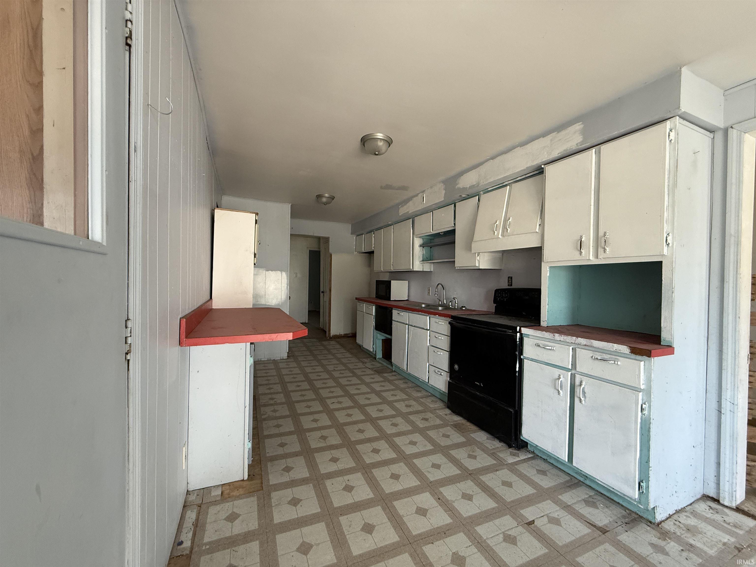 Property Photo: 415 S Mill Street IN 47665-9297