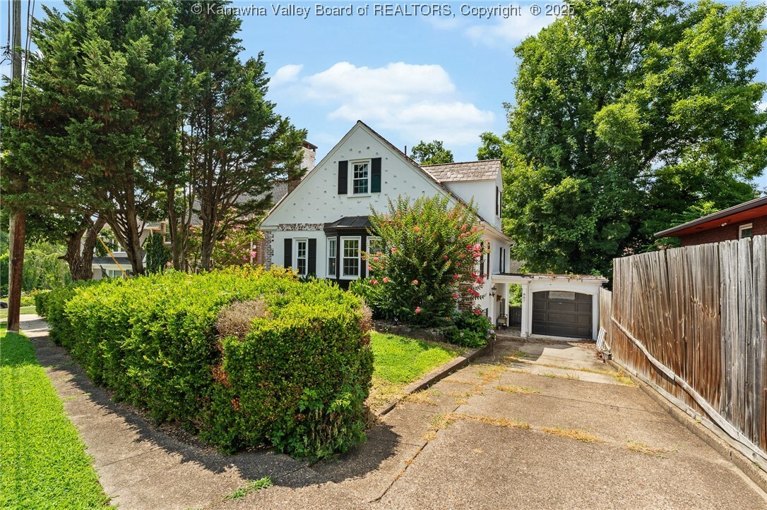 Property Photo: 887 Poplar Road WV 25302