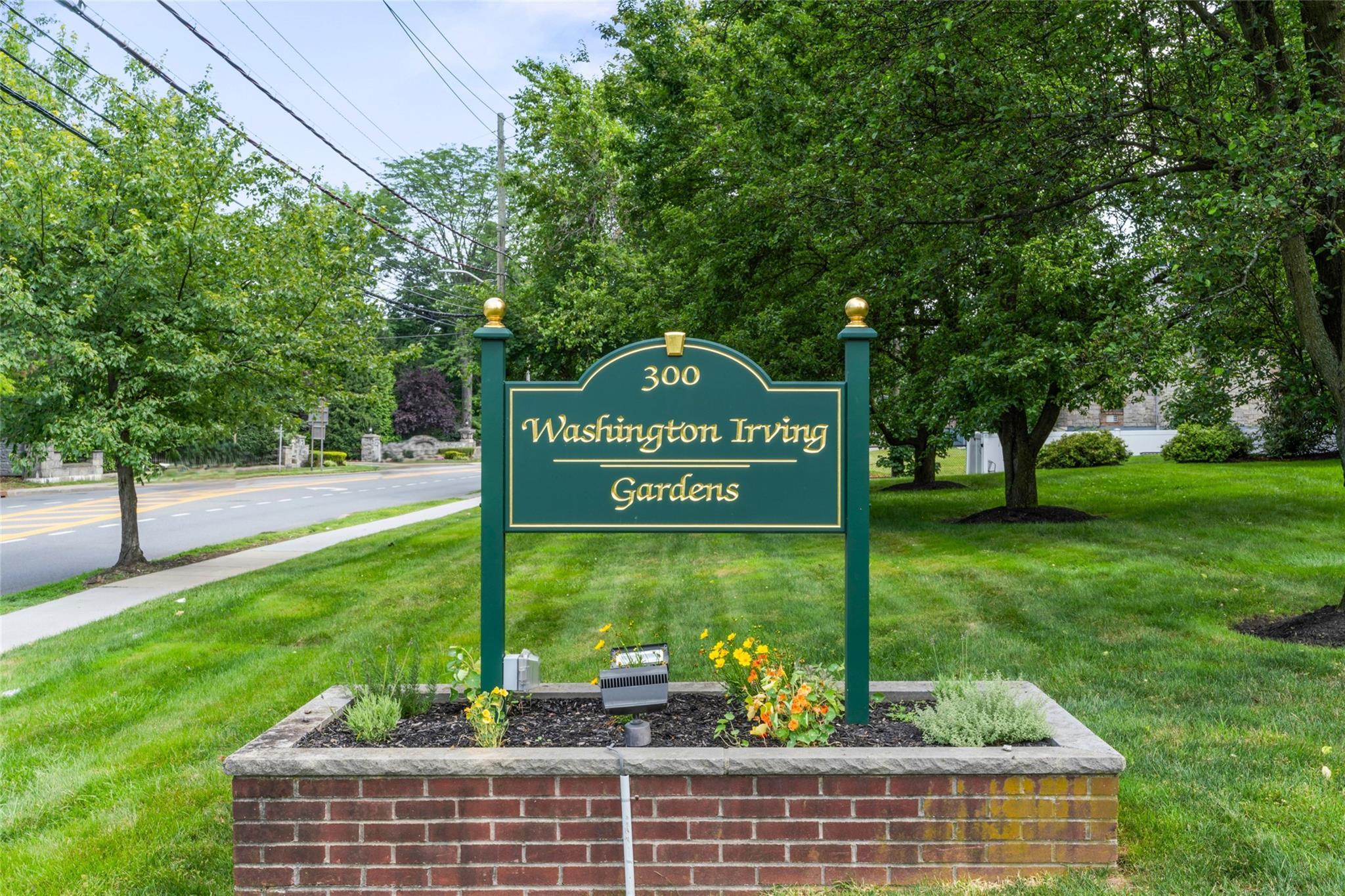 Property Photo: 300 S Broadway 1C NY 10591