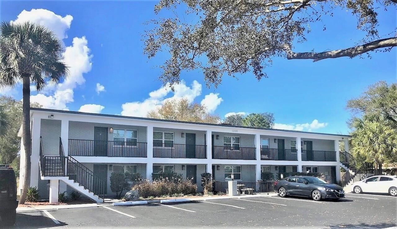 Property Photo: 4200 1st Street N FL 33703