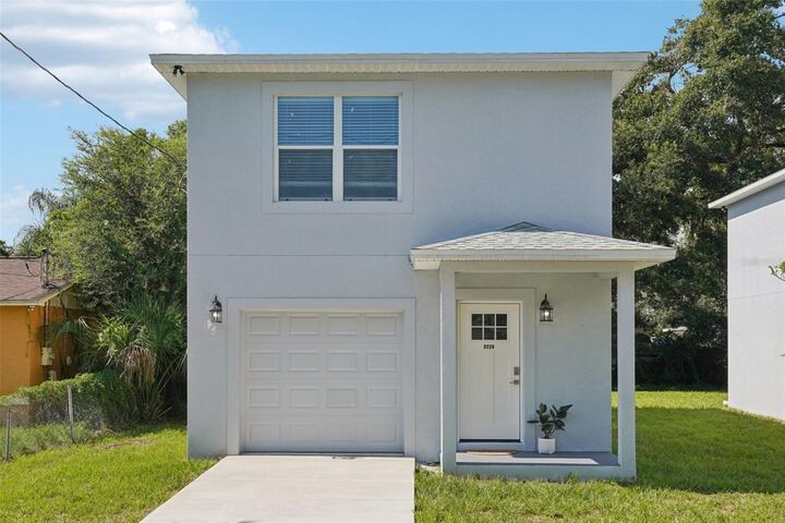 Property Photo: 2220 E Emma Street FL 33610