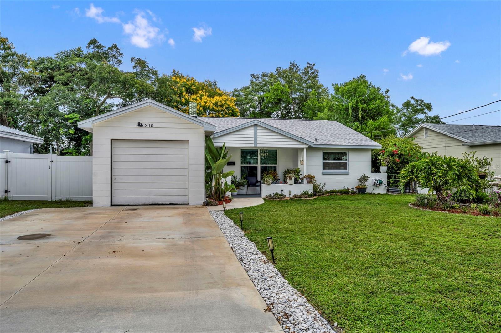 Property Photo: 310 S Lakewood Drive FL 32803