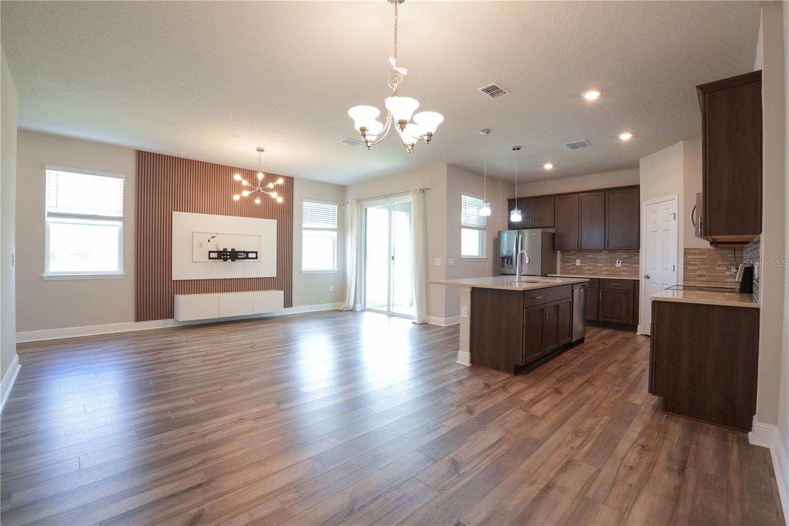 Property Photo: 1330 Merrydale Way FL 32792