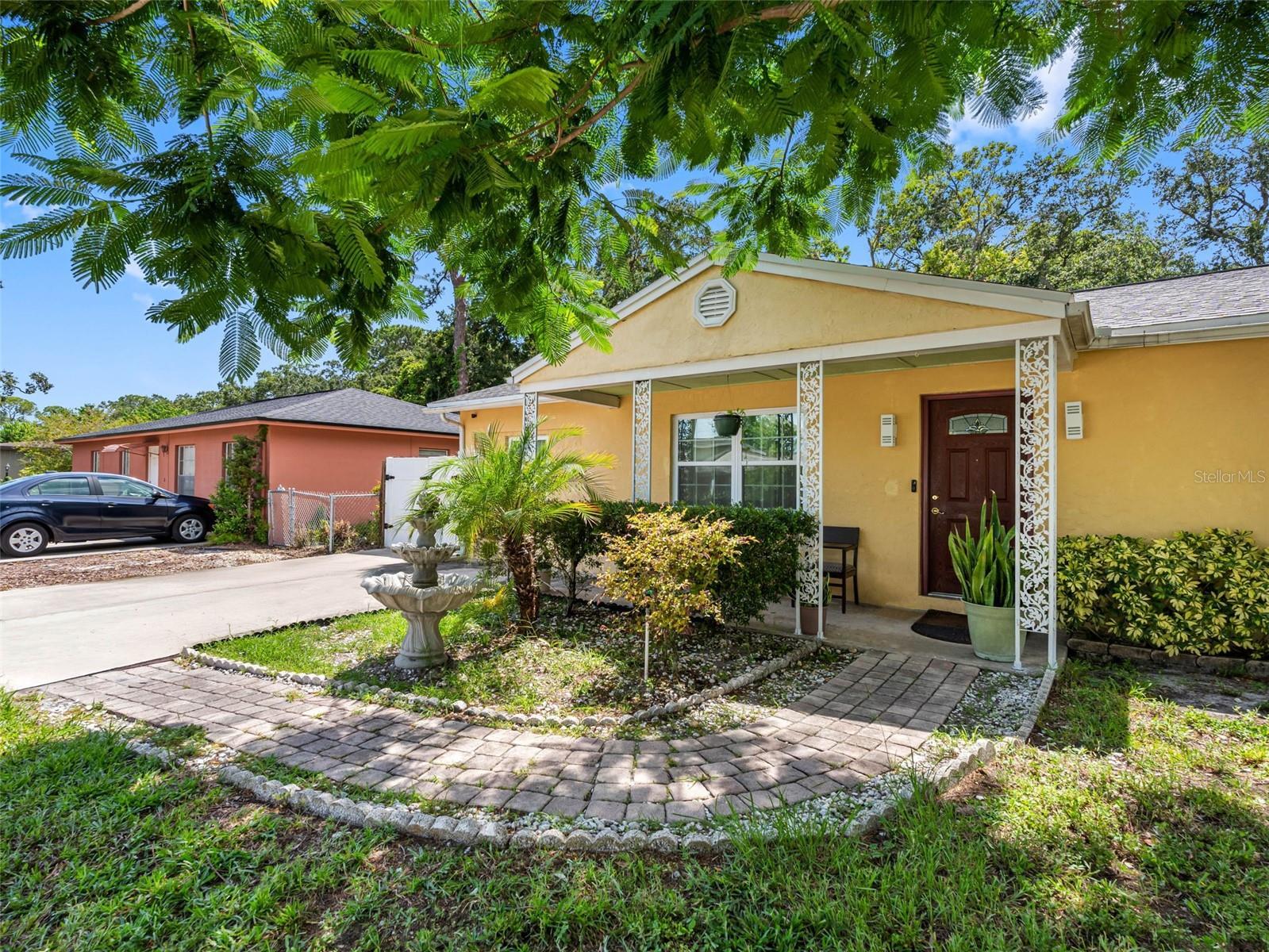 Property Photo:  6416 Santa Monica Drive  FL 33615 