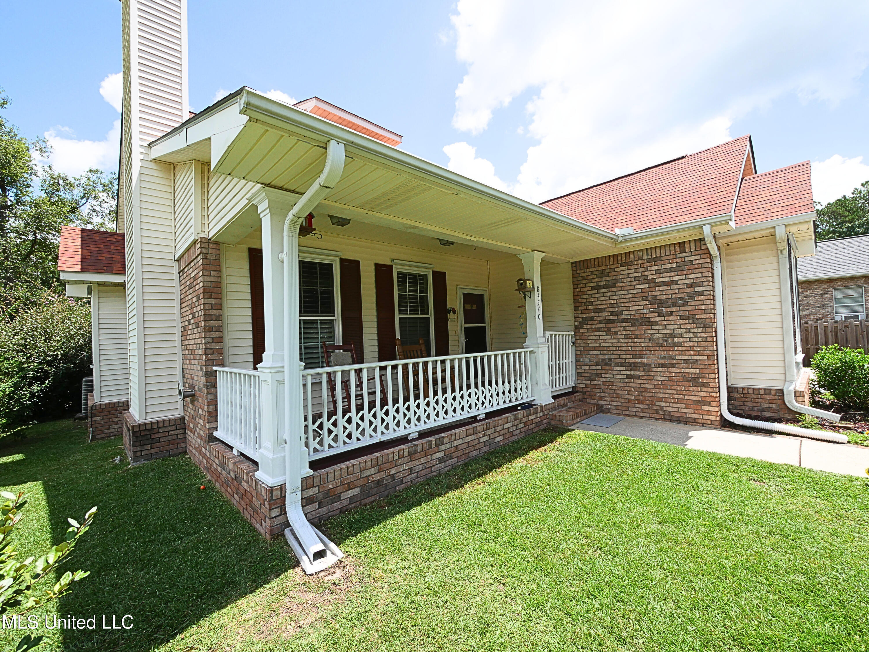 Property Photo: 84570 W Diamondhead Drive MS 39525