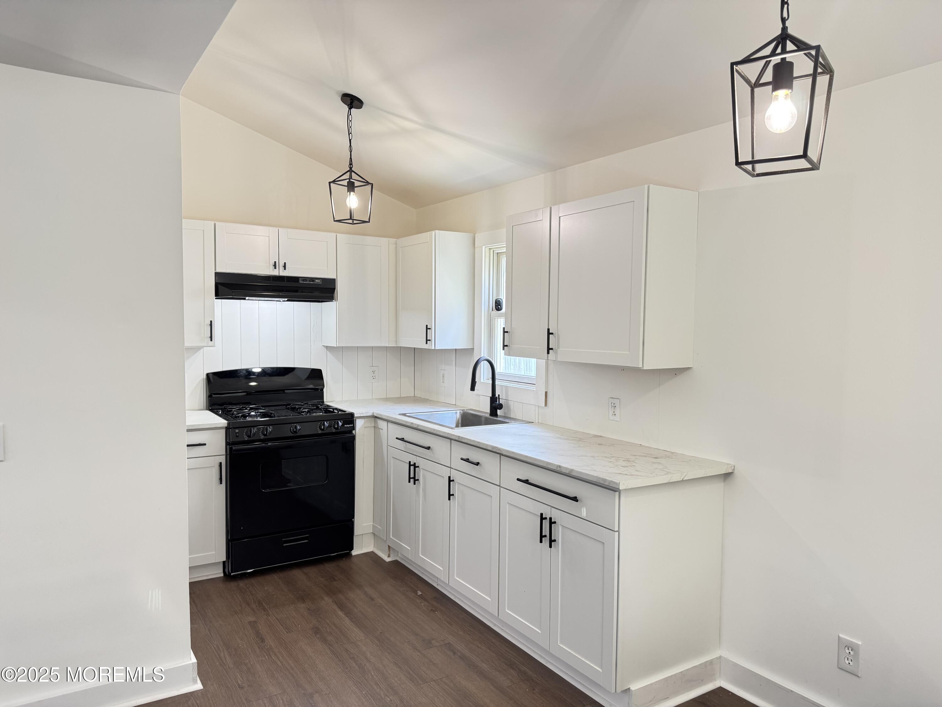 Property Photo:  17 Mayfair Court  NJ 08723 