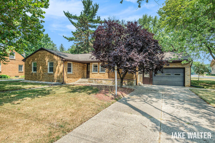 4351 40th Street SW  Grandville MI 49418 photo