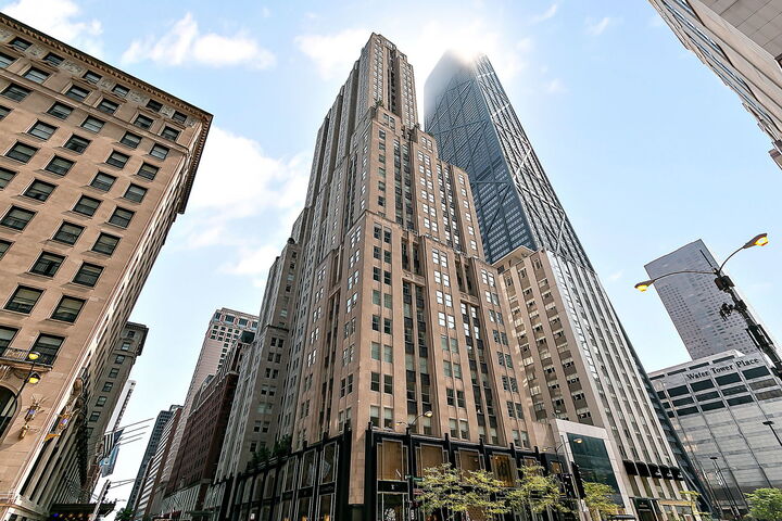 159 E Walton Place 5C  Chicago IL 60611 photo