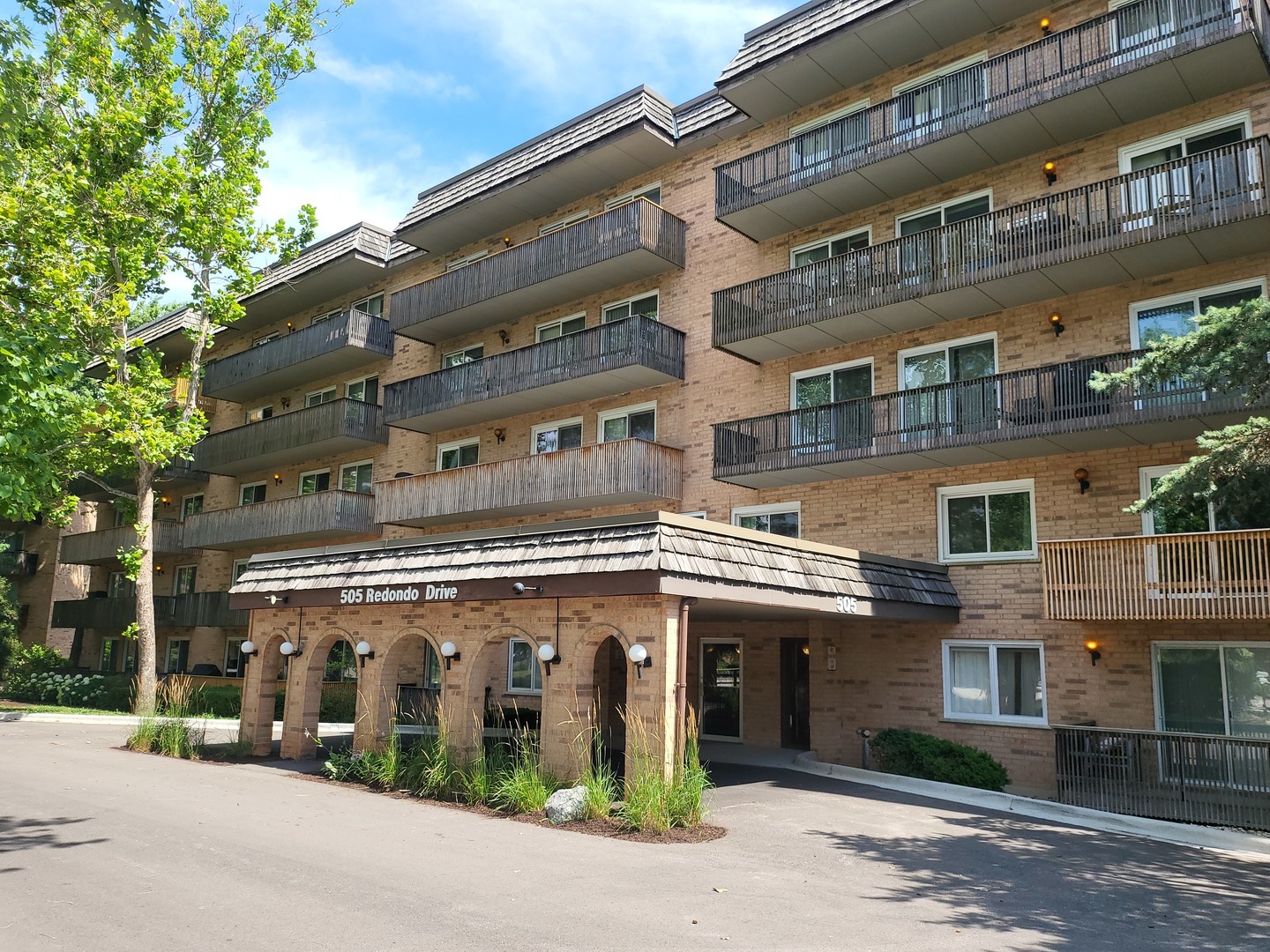 Property Photo:  505 Redondo Drive 108  IL 60515 