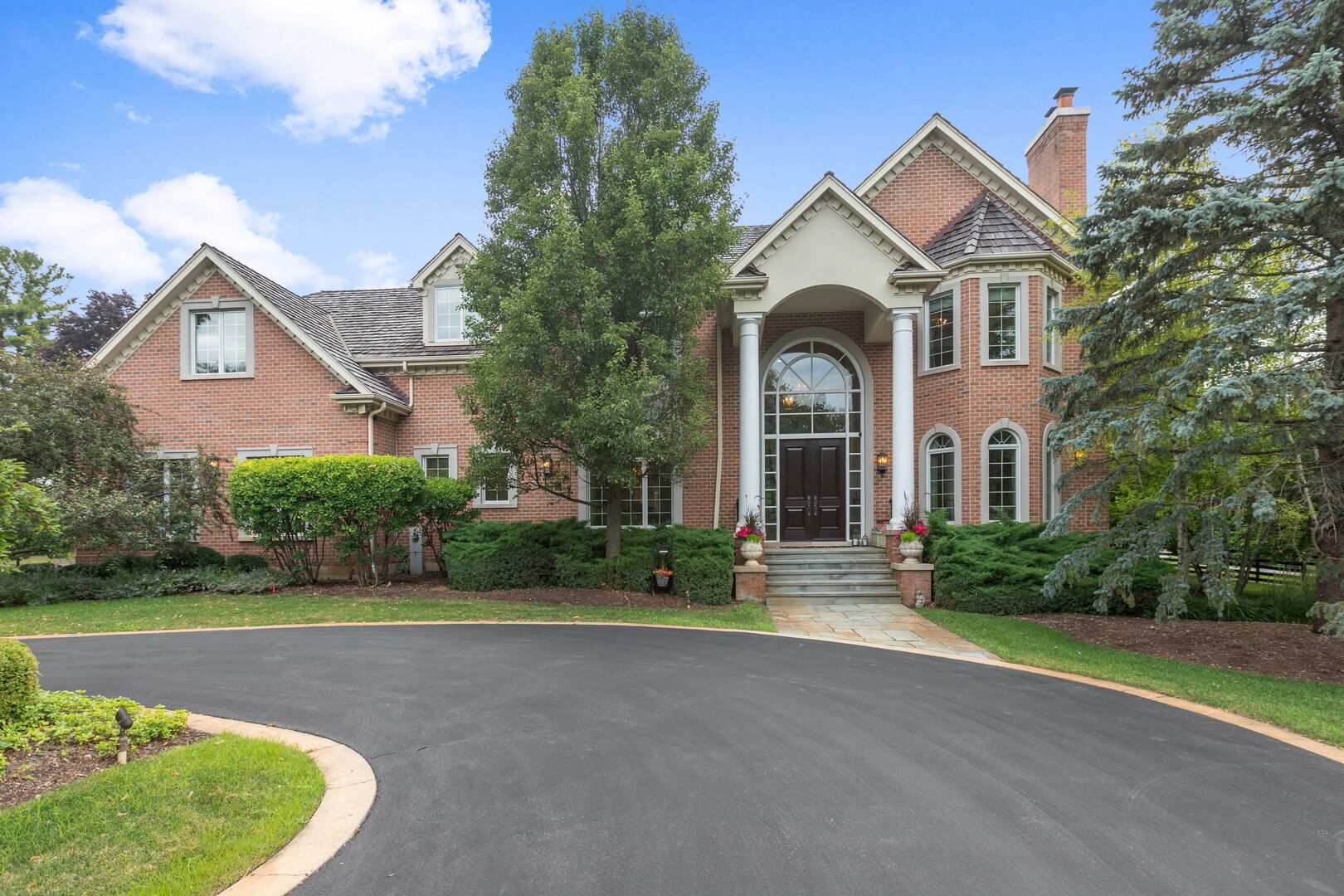 Property Photo: 590 Merri Oaks Road IL 60010