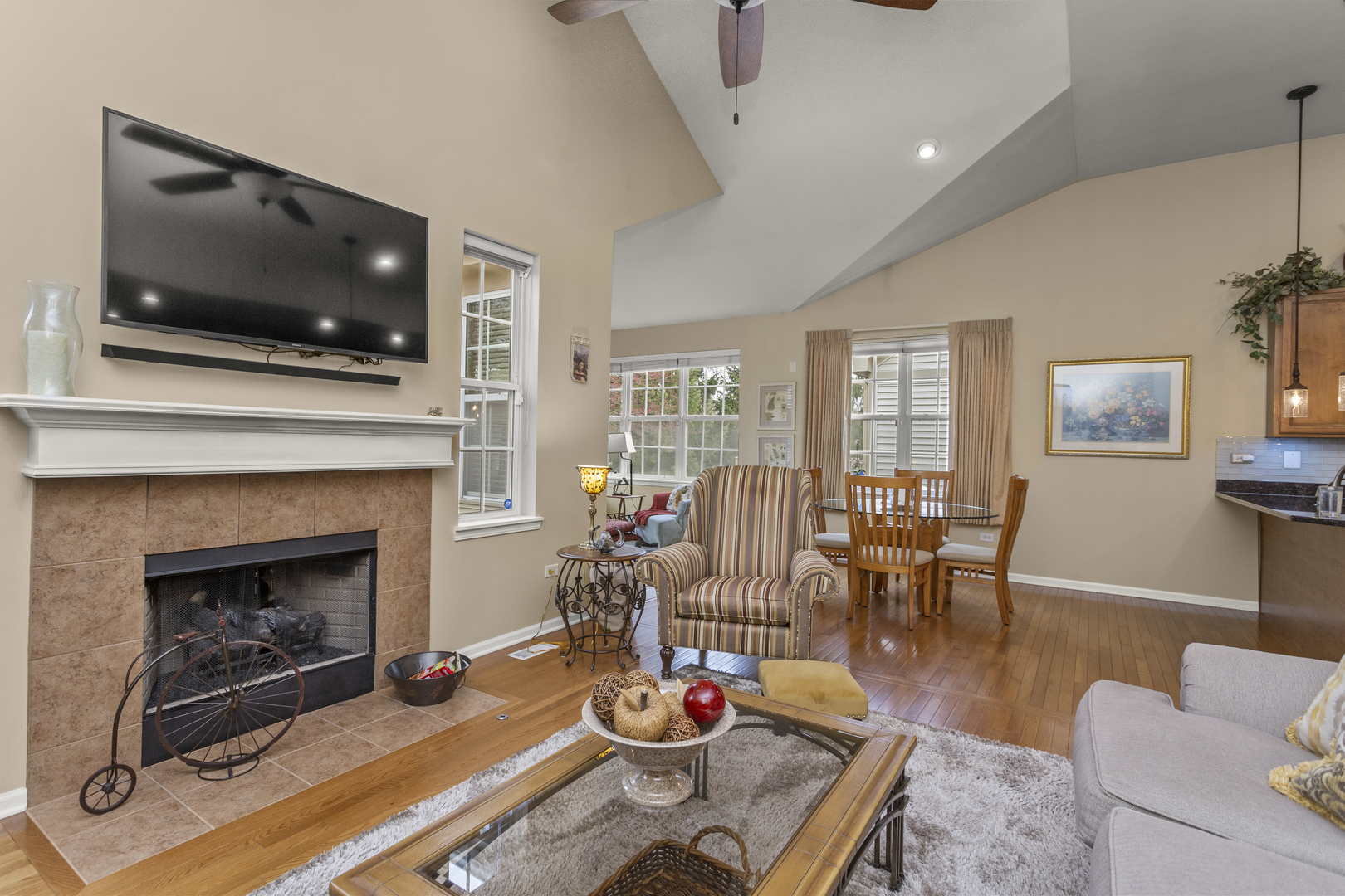 Property Photo: 1780 Briarheath Drive IL 60505