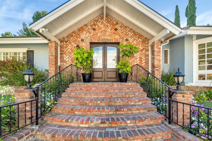 Property Photo:  4423 Portico Place  CA 91316 