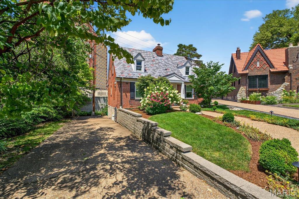 Property Photo: 7609 Carswold Drive MO 63105