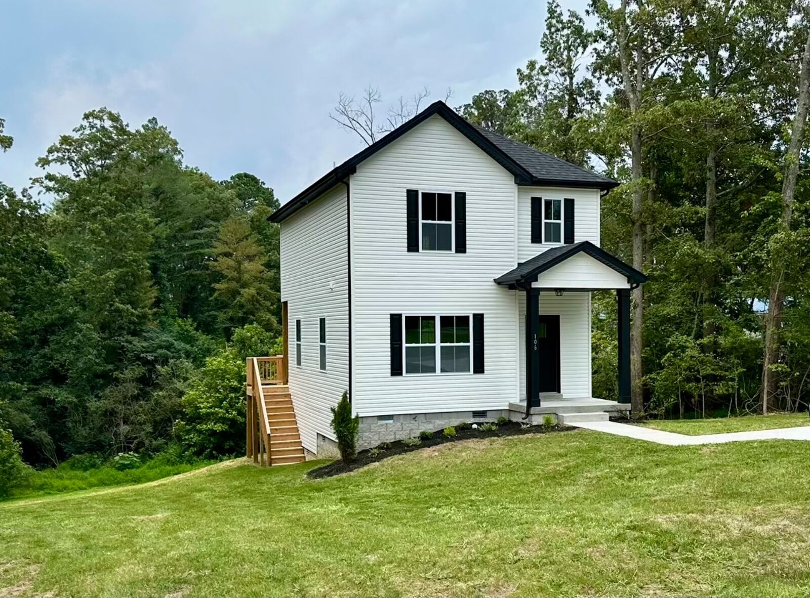 Property Photo:  106 Hillcrest Drive  TN 37058 
