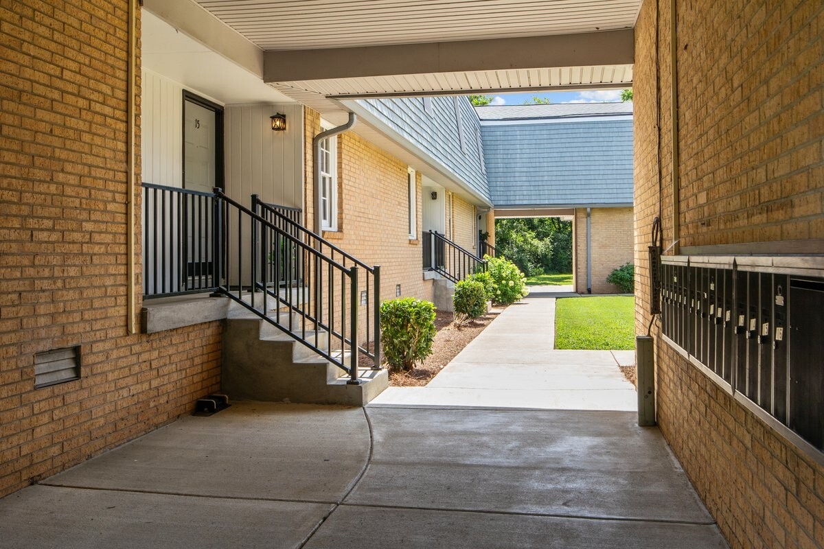 Property Photo: 510 Basswood Ave 15 TN 37209