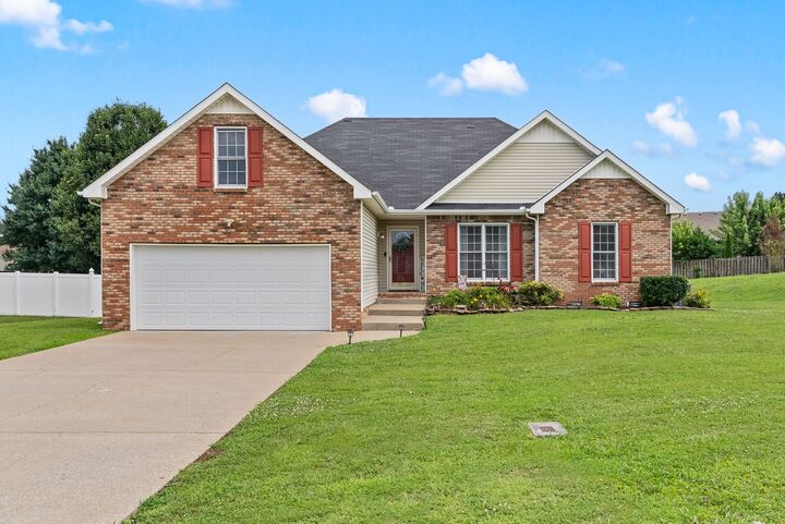 655 Stonewall Ln  Clarksville TN 37040 photo