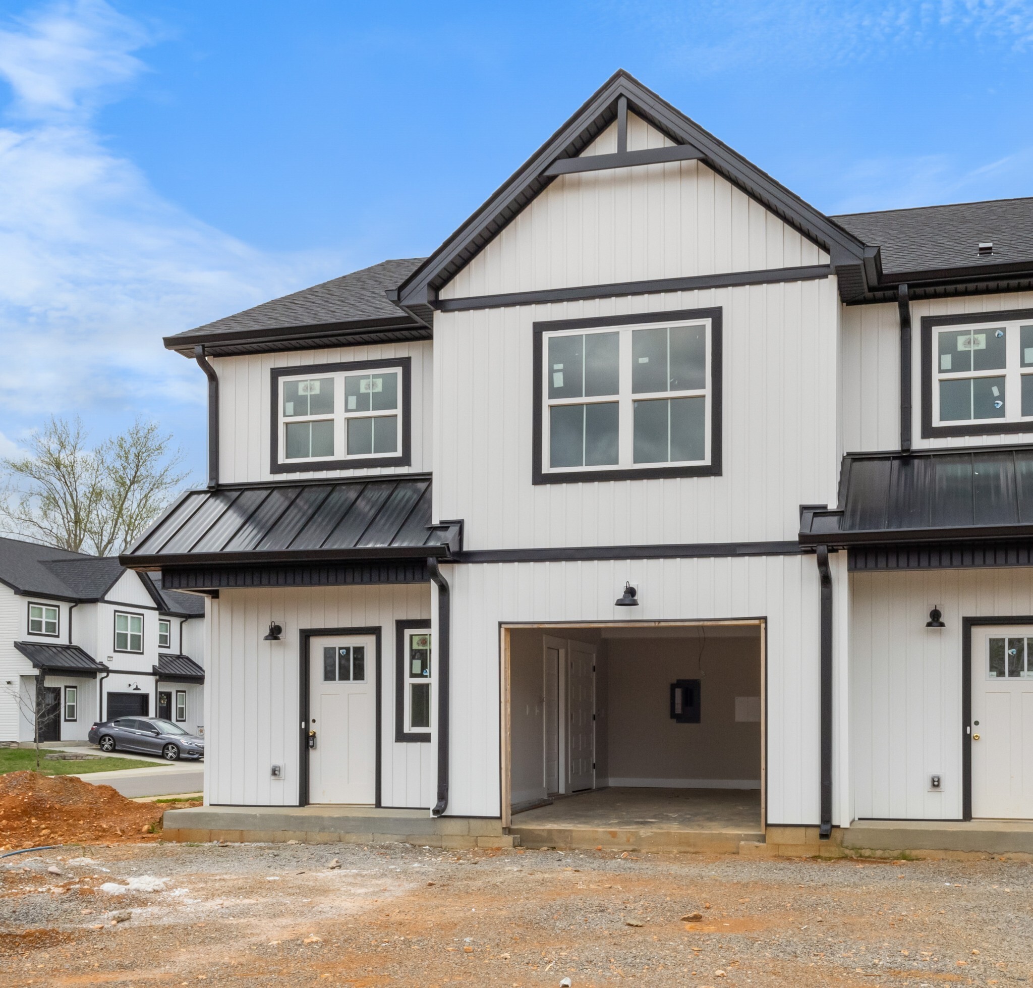 Property Photo: 166 Sango Dr Bldg 5 40 TN 37043