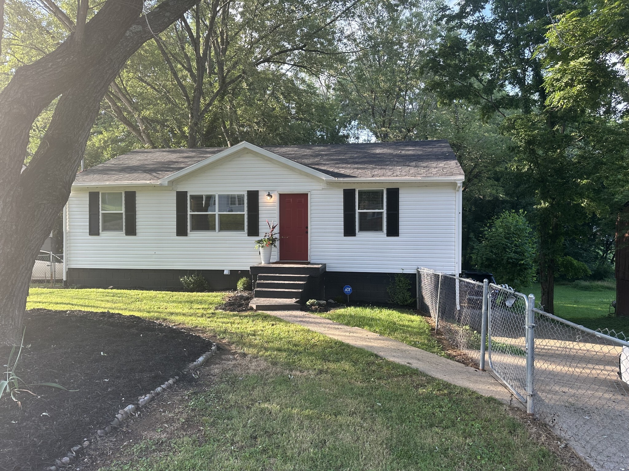 Property Photo:  245 Raintree Dr  TN 37042 