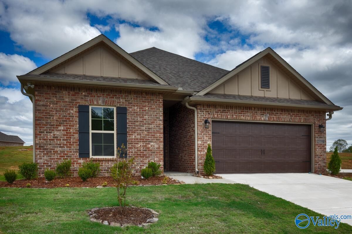 Property Photo: 15594 Mizewell Lane NW AL 35749
