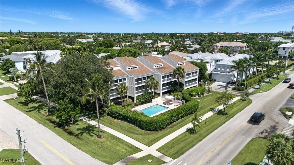 Property Photo: 1050 9th Street S 202 FL 34102