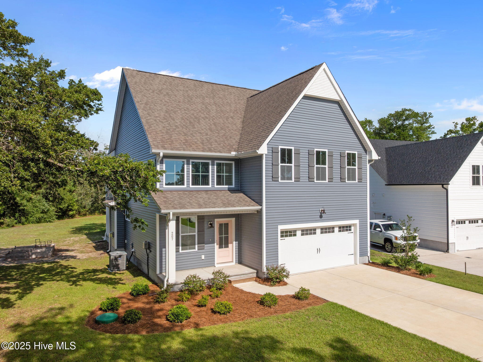 Property Photo: 207 Willas Court NC 28445