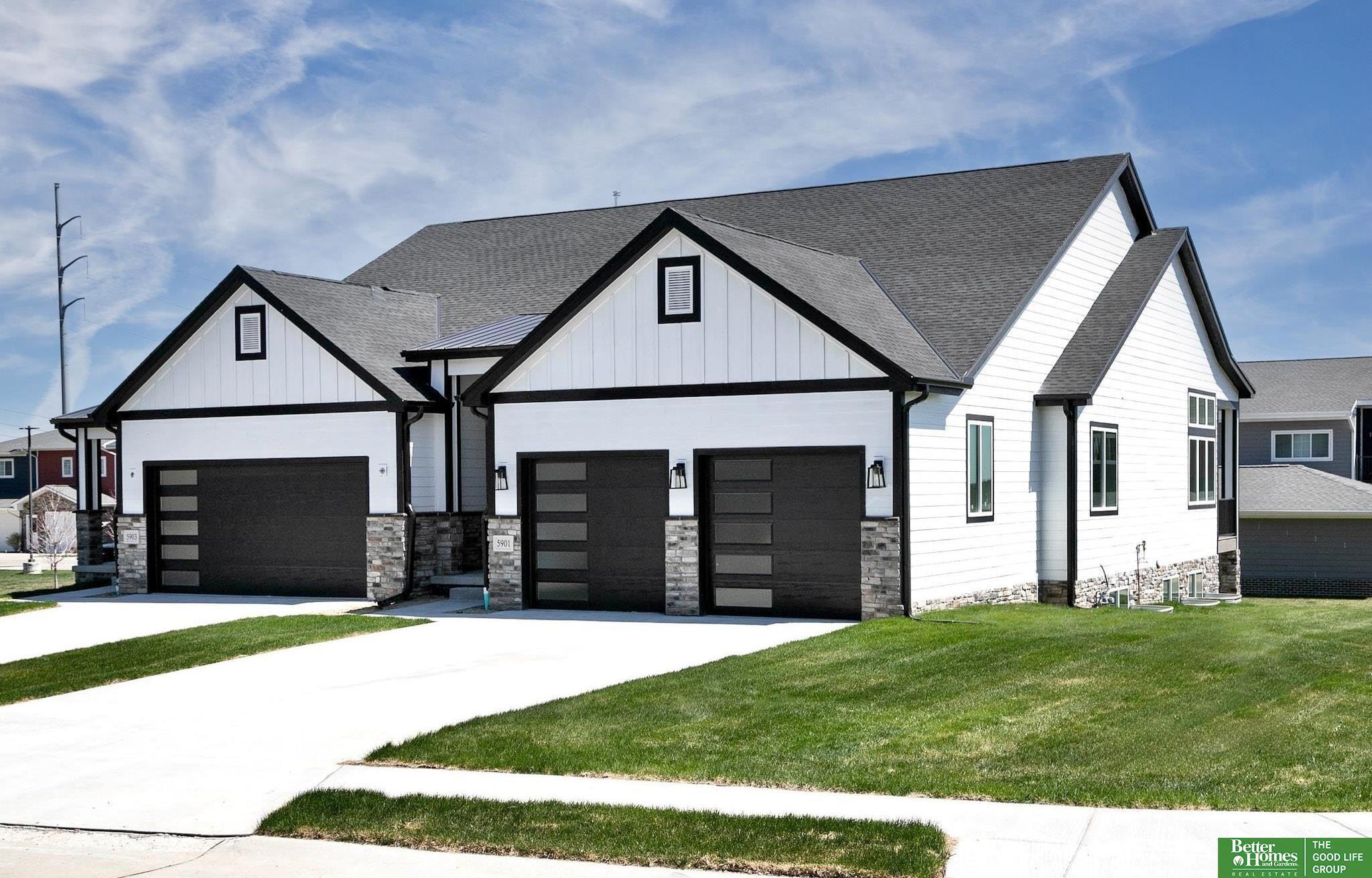 Property Photo: 5901 N 159th Circle NE 68116