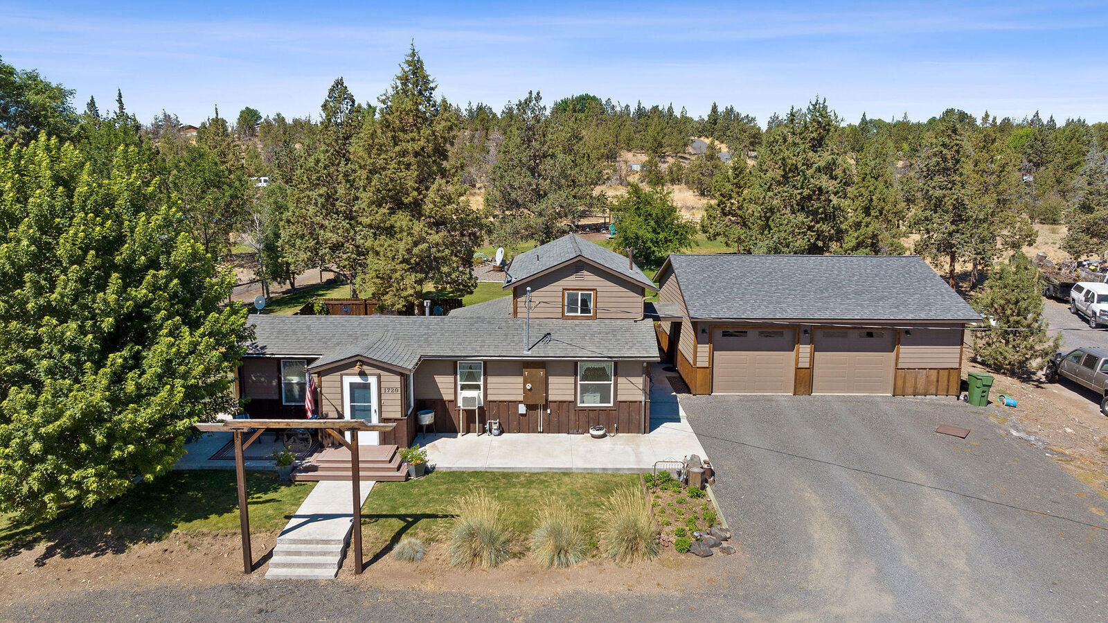 Property Photo:  1720 SW Culver Highway  OR 97741 