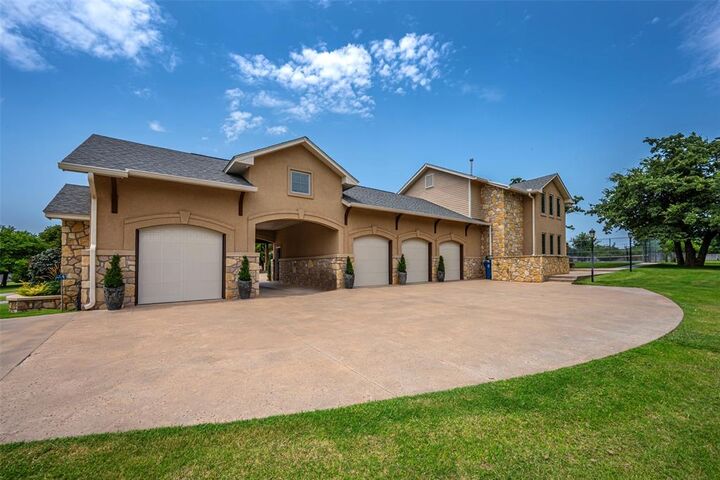 Property Photo: 1701 Woodhill Road OK 73025