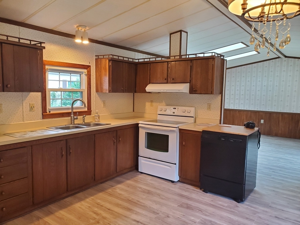 Property Photo: 6 Mason Street 59 MA 01463