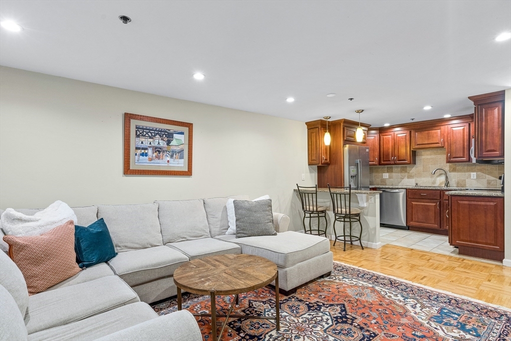Property Photo: 357 Commercial St 009 MA 02109