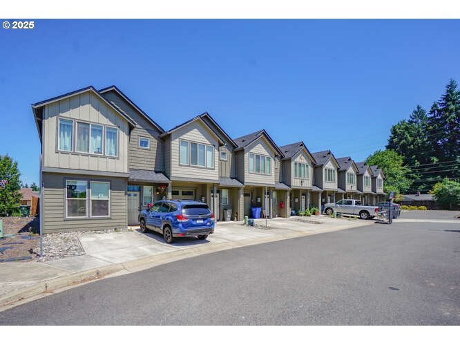 Property Photo:  5809 NE 71st Ave  WA 98661 
