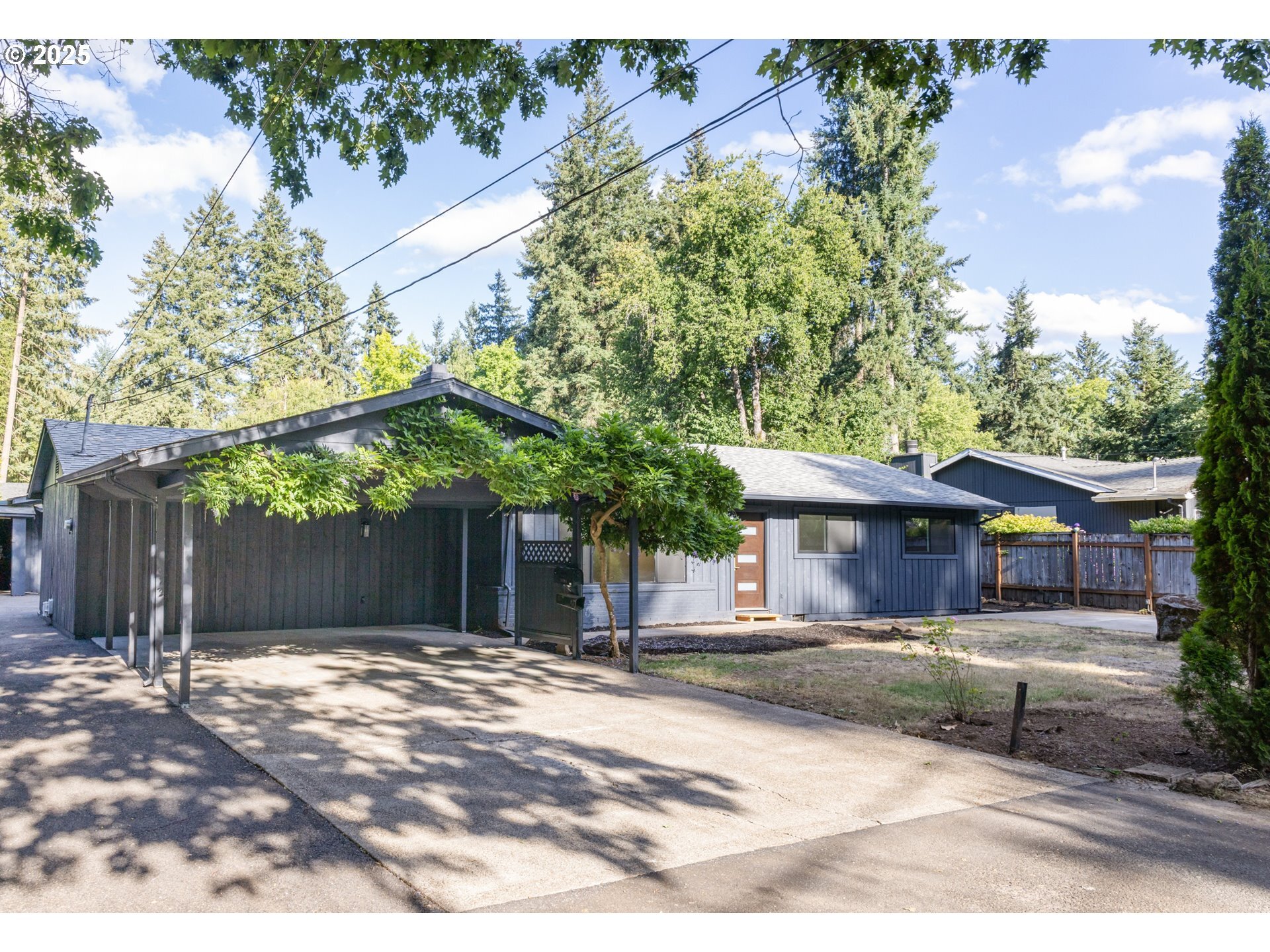 Property Photo: 18308 Pilkington Rd OR 97035