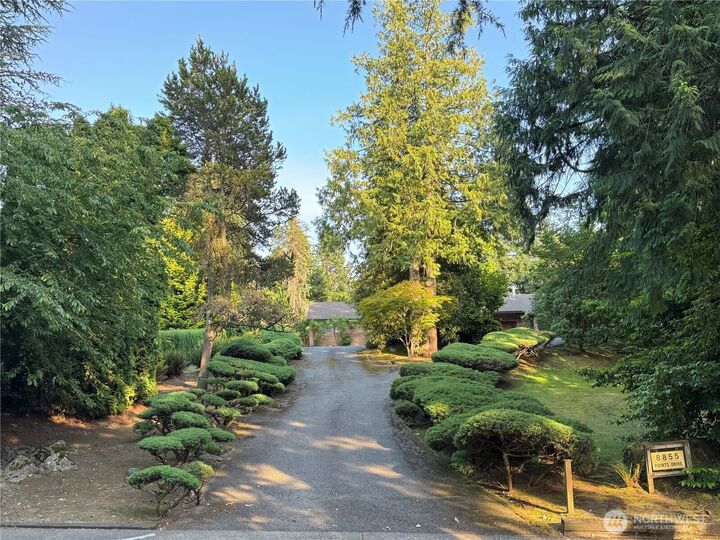 Property Photo:  8855  Points Drive NE  WA 98004 