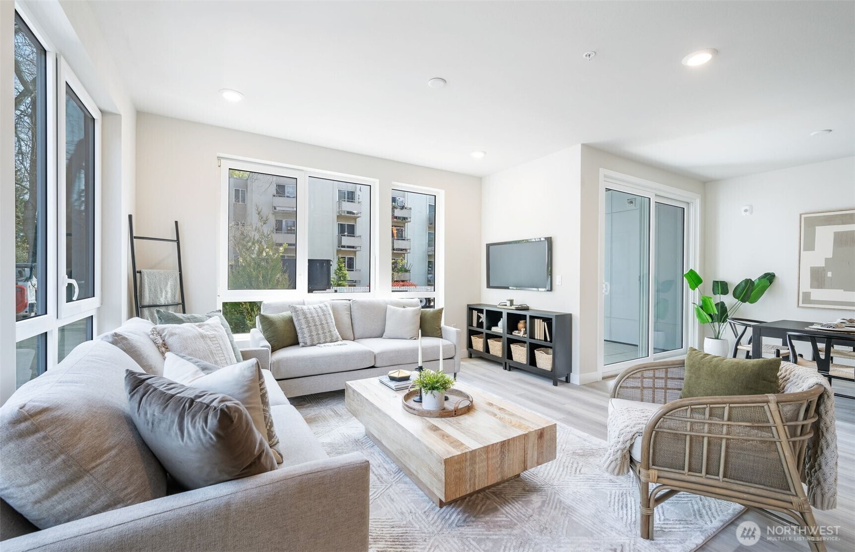 Property Photo: 14598 Westminster Way N 101 WA 98133