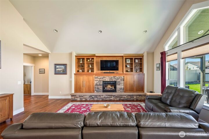 Property Photo:  3516  Dianna Way  WA 98801 