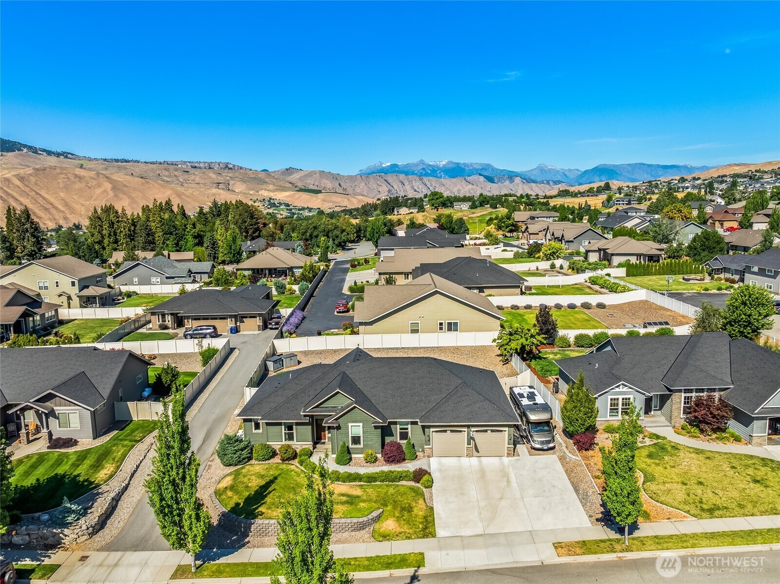 Property Photo: 3516 Dianna Way WA 98801