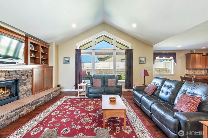 Property Photo:  3516  Dianna Way  WA 98801 