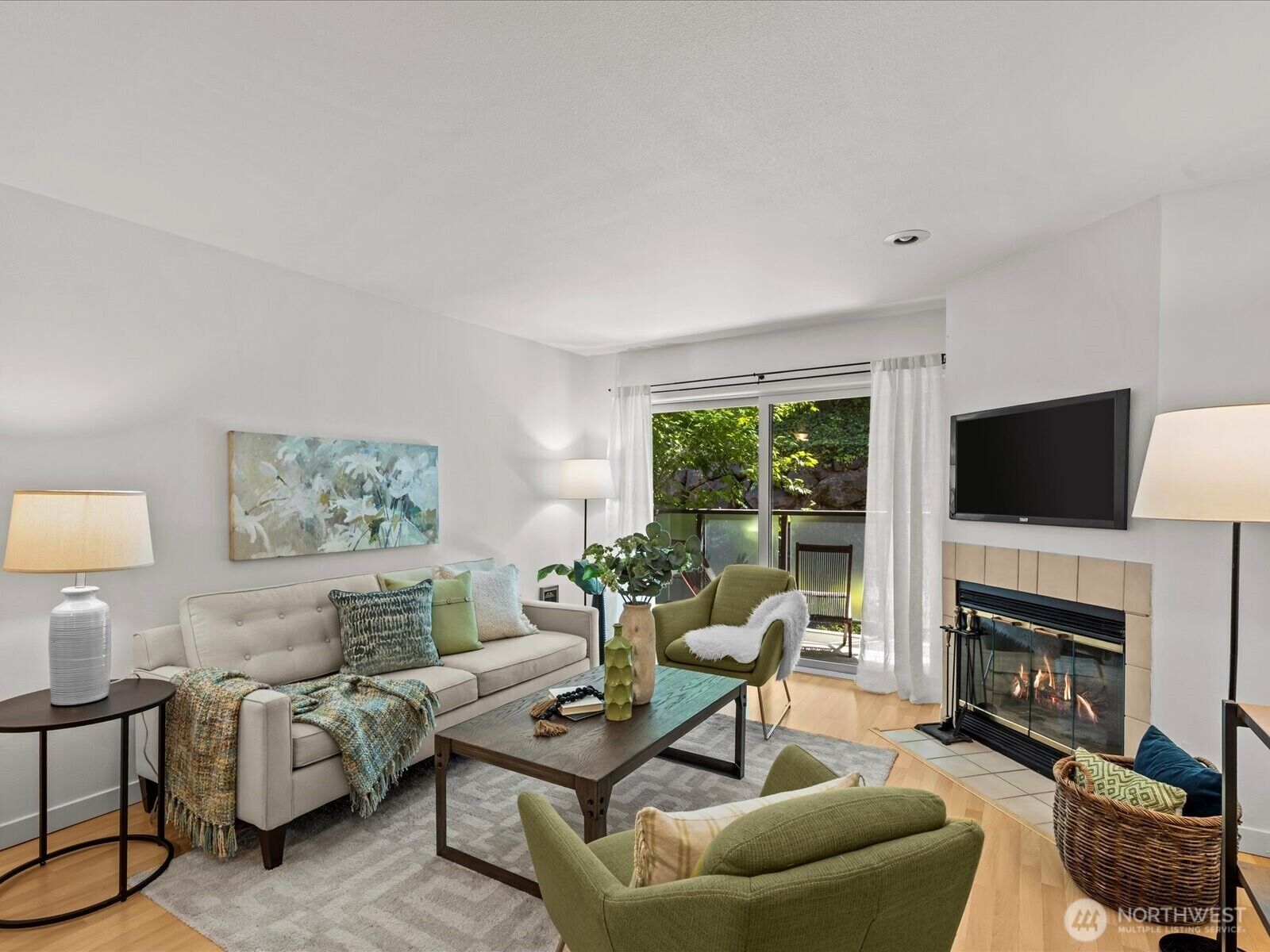 Property Photo:  5225  50th Avenue NE 103  WA 98105 