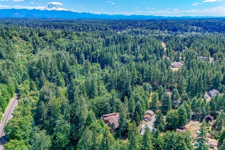 Property Photo:  15666 SE 303rd Place  WA 98042 