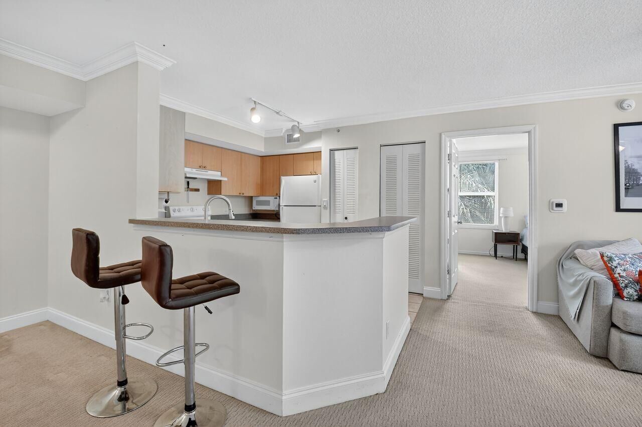 Property Photo:  1315 Villa Lane  FL 33435 