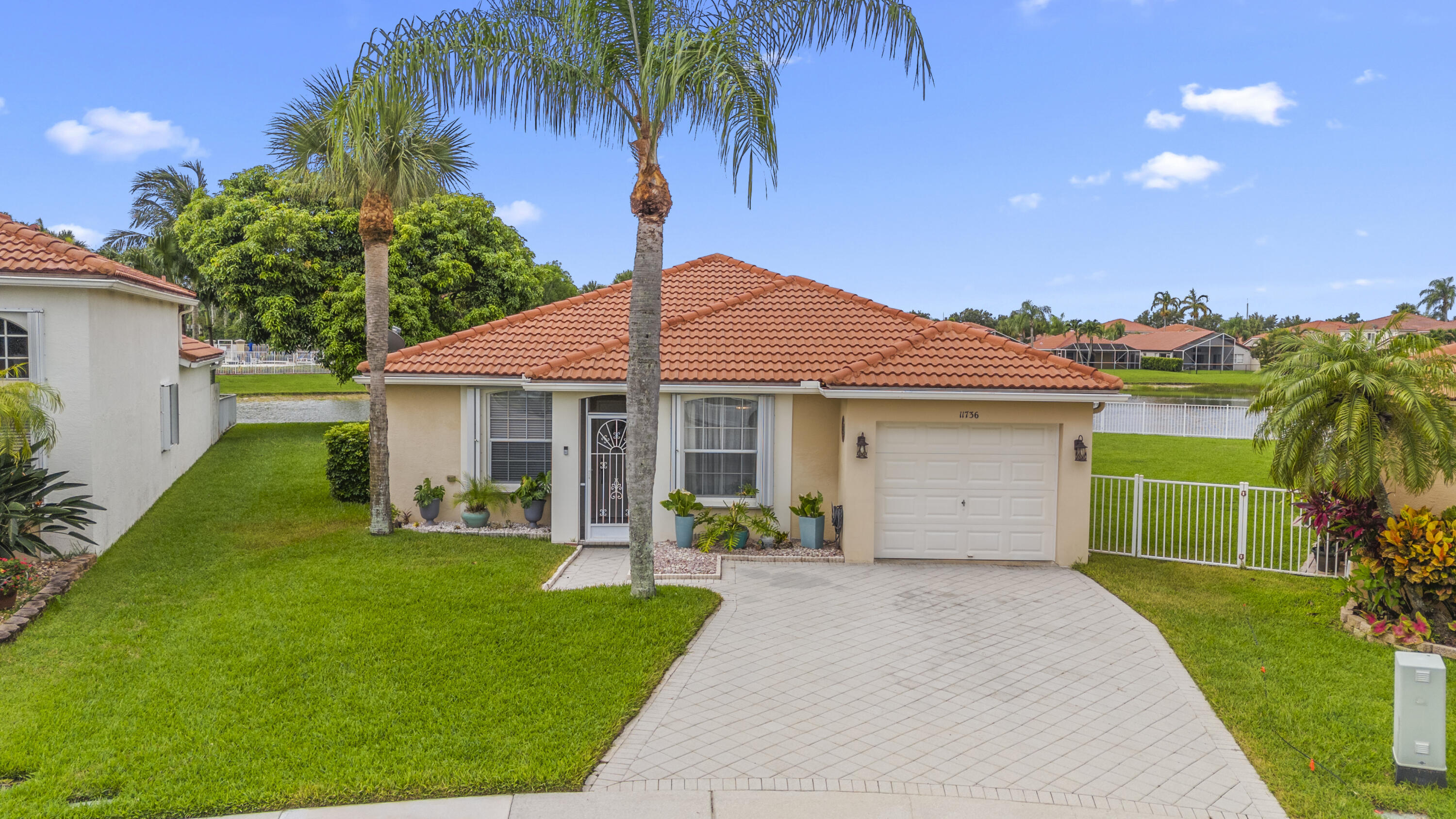 Property Photo: 11736 Bay Breeze Court FL 33414