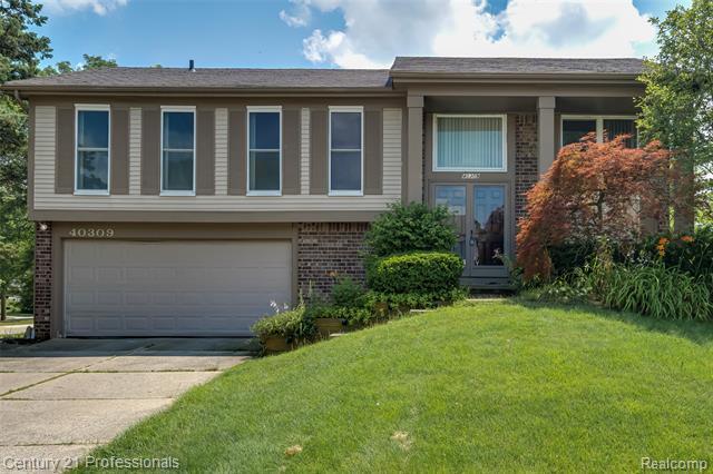 Property Photo: 40309 Franklin Mill Street MI 48375