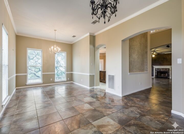 Property Photo: 815 Highland Knl TX 78260